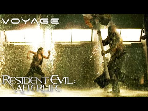 Resident Evil Afterlife Zombie Axeman Vs Alice Claire Voyage 