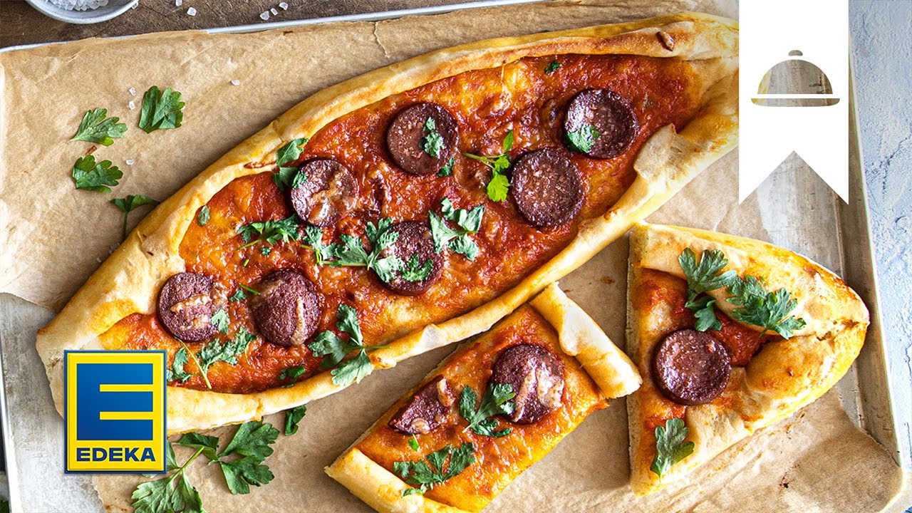 Deftige Brotschiffchen Mit Unserem Rezept Fur Pide Sucuk Backen Sie Die Beliebte Turkische Spezialitat Jetzt Zu Hause E Rezepte 