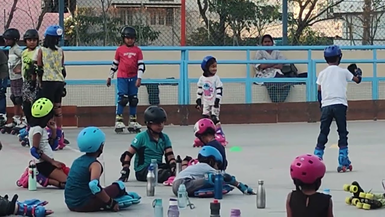 Speed skating ##Myra స్కేటింగ్ ప్రాక్టీస్ 👍##189day ##myrasisters 😱👍 స్కేటింగ్ skills 👍 subscribe 🙏