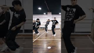 Download Lagu Stay down by @neyo MP3