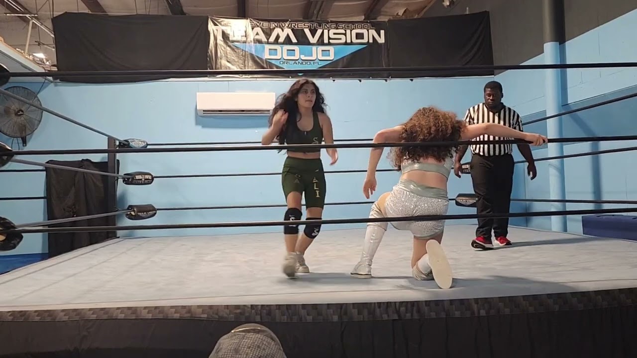 Boa Ali vs. Bella Snow