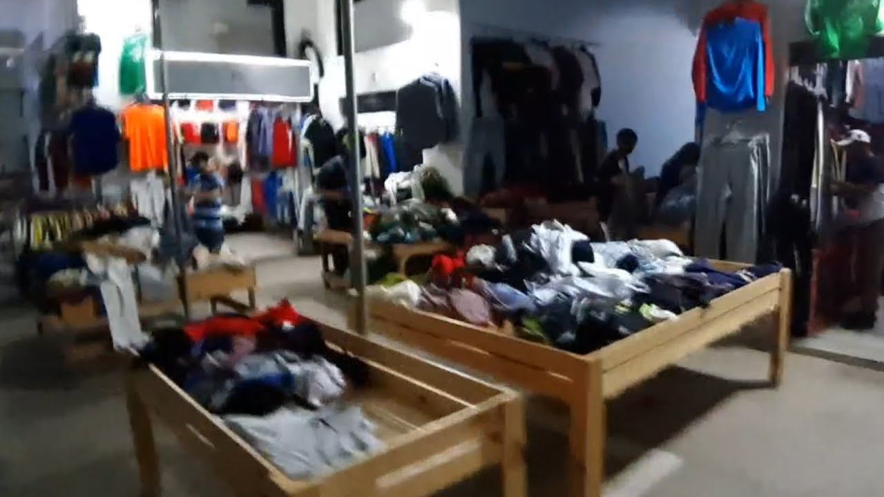 تطوان سوق التحف والملابس والأدوات المستعملة