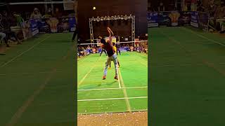 #outdoorbadminton #badmintonhighlights #badmintonlovers #badmintonindonesia #trickshots #shorts #bwf