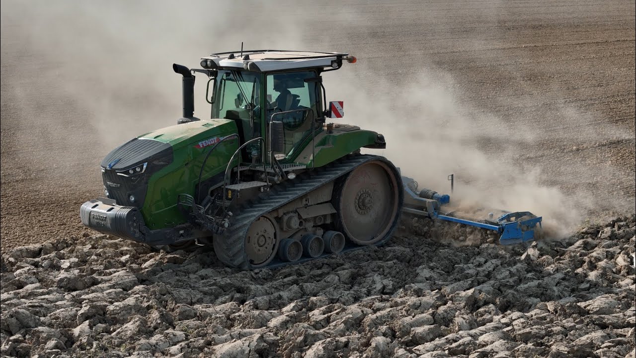 Fresatura con Fendt 943 MT combinato con un erpice rotante Lemken Zirkon 12