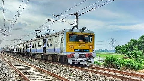 Single WINDSHIELD ONOL EMU Local Train Furious Skipped At Railgate #easternrailways