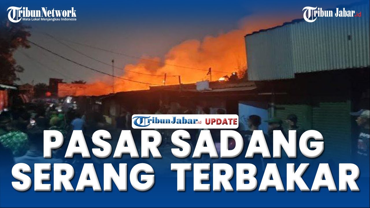 🔵Pemilik Kios Turut Berjibaku Padamkan Api di Pasar Sadang Serang, Tercatat 160 Kios Terbakar