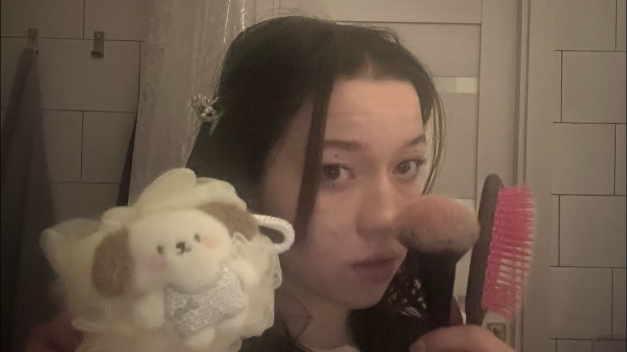 по твоей просьбе умою тебя и сделаю макияж👅