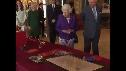 Senior Royals Only Told To Harry and Markle