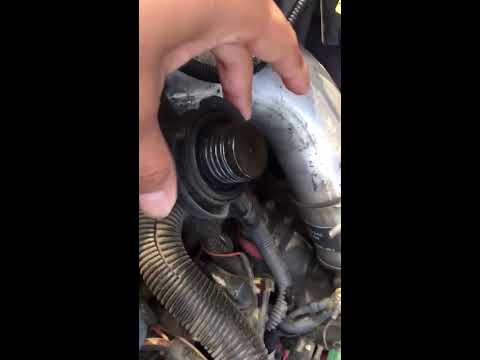 01 F250 cold start - YouTube