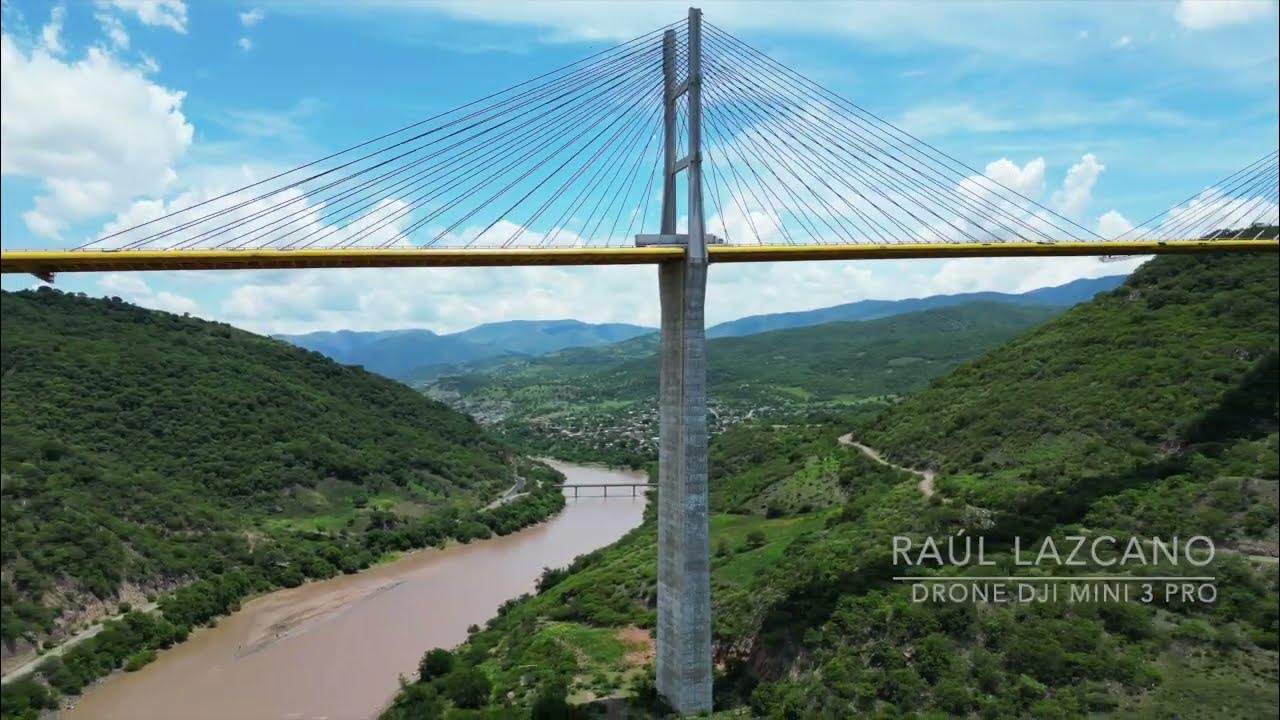 Vista espectacular en Drone del Puente Mezcala Solidaridad y el Rio