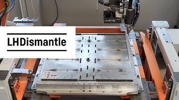 Liebherr LHDismantle: Non-destructive dismantling of high-voltage batteries | Liebherr