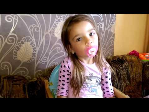 Видео: Колко лесно е да отучите бебето да смуче залъгалка