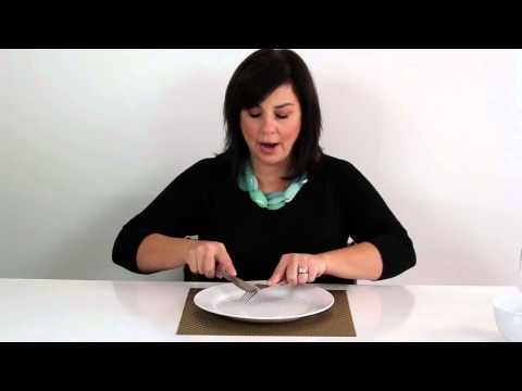 Video: How To Hold A Fork And Knife Correctly