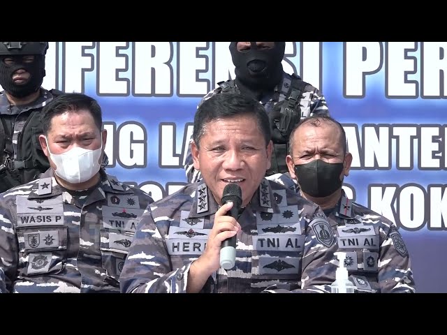 Konferensi Pers Wakil KSAL TNI Ahmadi Heri Purwono