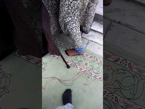 جوراب شیشه‌ای پای زن ایرانی Iranian woman's nylon socks