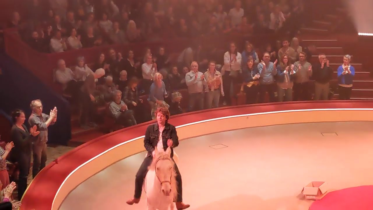 Alex Lutz Sexe, Grog et Rocking-chair - Cirque d'hiver - 20 avril 2025