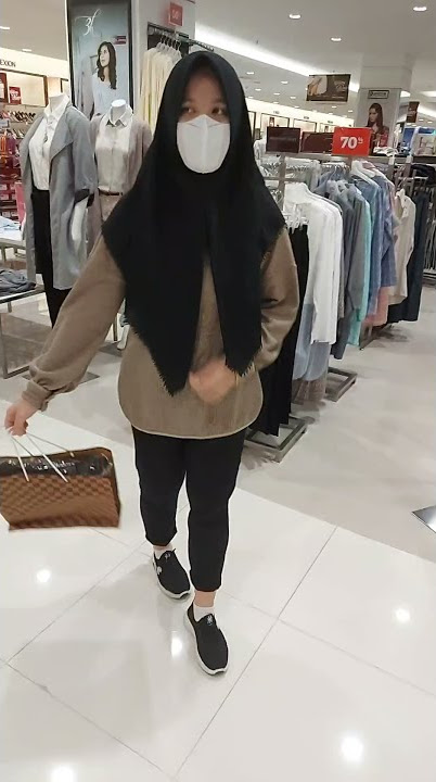 anak ABG bingung belanja d mall😄