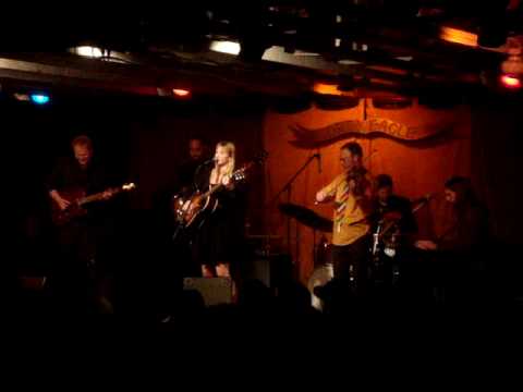 Jill Andrews w/ Casey Driessen "Dreams" (Fleetwood...