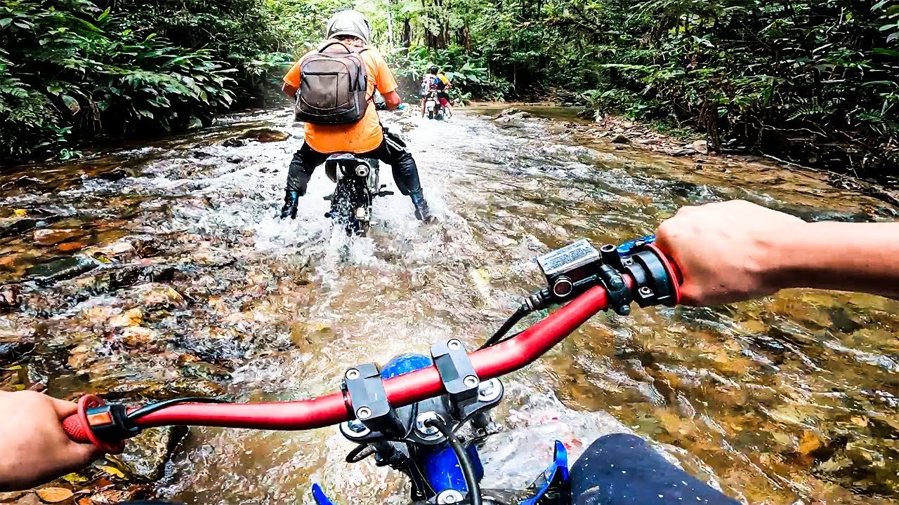 DESTRUÍMOS AS MINI MOTOS DENTRO DESSE RIO