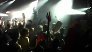 Atari teenage riot Bangface 2011.MOV