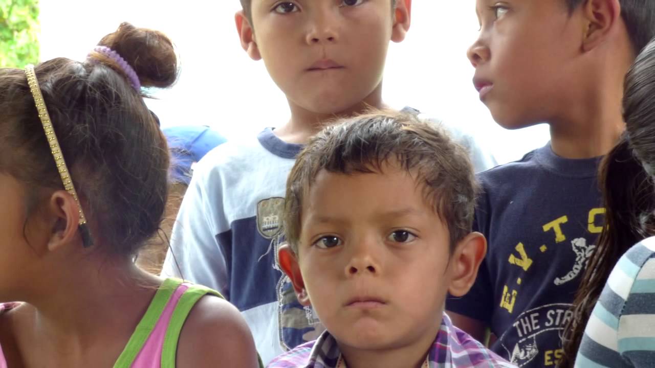 niños con hambre CEFAV Entrega de Juguetes y Bolsa Navideña (Chepo)