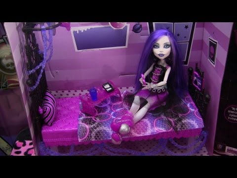 Monster High Spectra Vondergeist Floating Bed Playset Review Video !!! :D!!