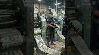 Última hora: Fábrica de dinheiro em notas.