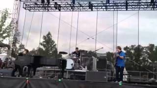 Ben Folds Five performs &quot;Song for the Dumped&quot; at Bonnaroo 2