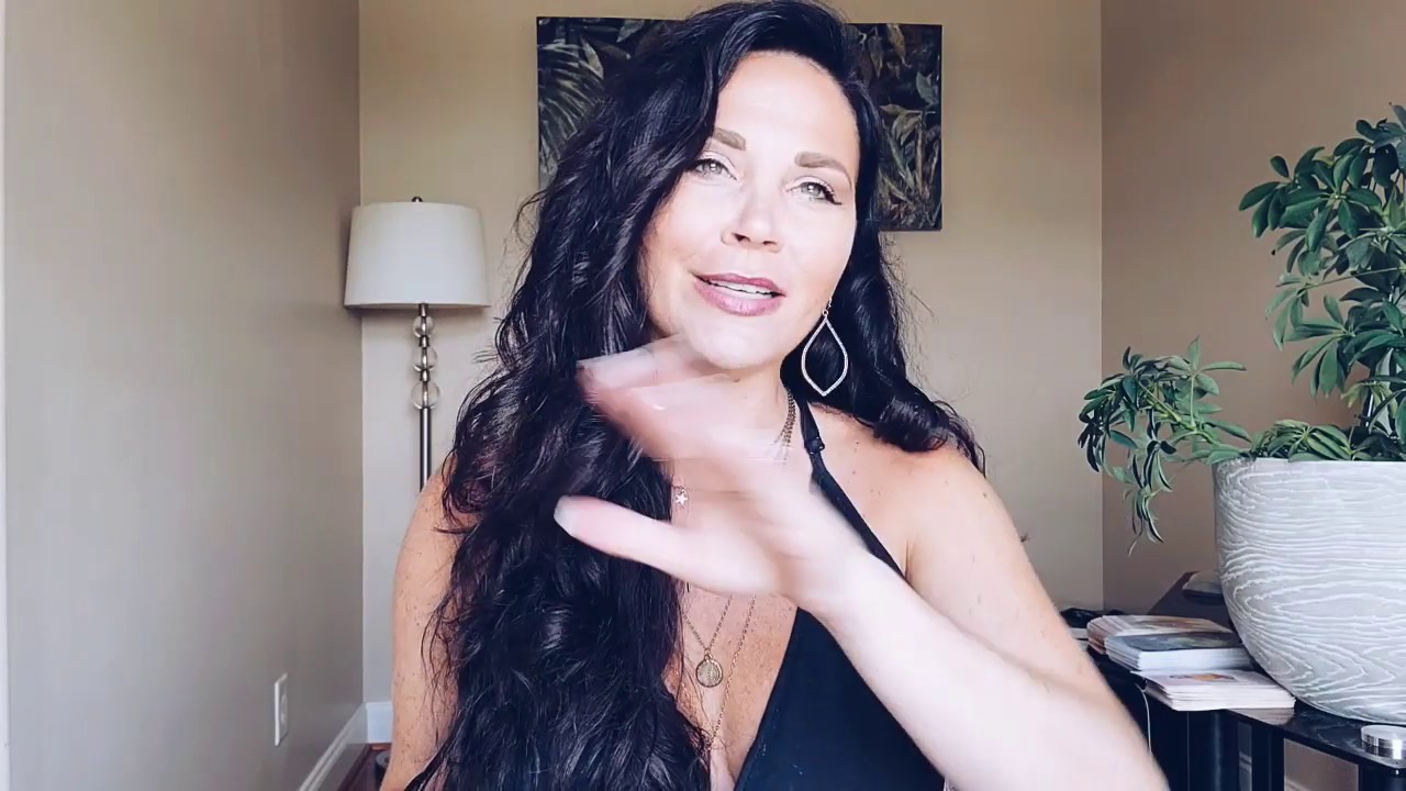 AQUARIUS, THE SILENCE IS DEAFENING BUT IT WON'T LAST. SO GET EXCITED! ❤ YOU VS THEM MID-JUNE TAROT.