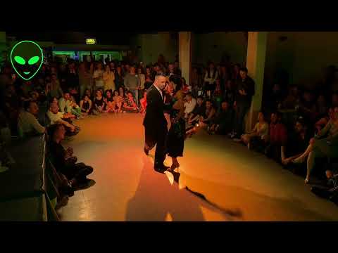 Virginia Vasconi y Juan Cupini en Juernes Milonga (1/2)