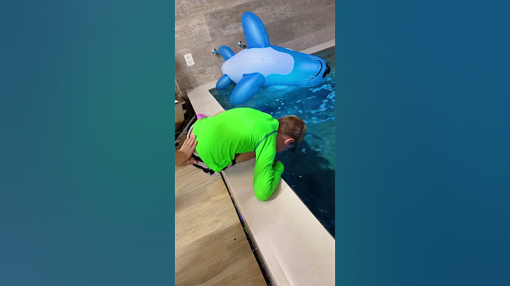 CAIU PISCINA