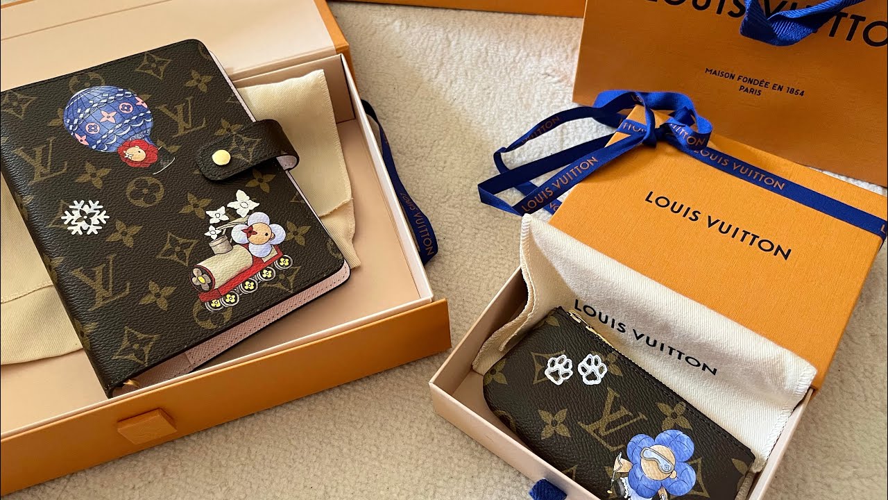 РОЖДЕСТВЕНСКАЯ АНИМАЦИЯ LOUIS VUITTON 2025 РАСПАКОВКА! 🎄