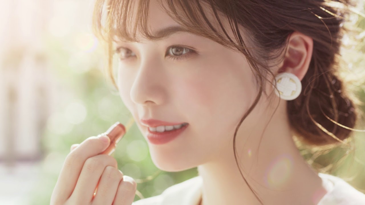 小芝風花 が出演する 井田ラボラトリーズ キャンメイク のcm 染まる街 篇 Cm など最新の動画をまとめるサイト 動画now