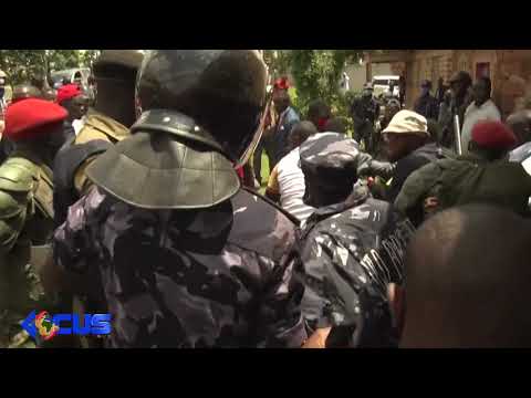 REPORTAGE : OUGANDA : ARRESTATION DE BOBI WINE LE PAYS S'EMBRASE!