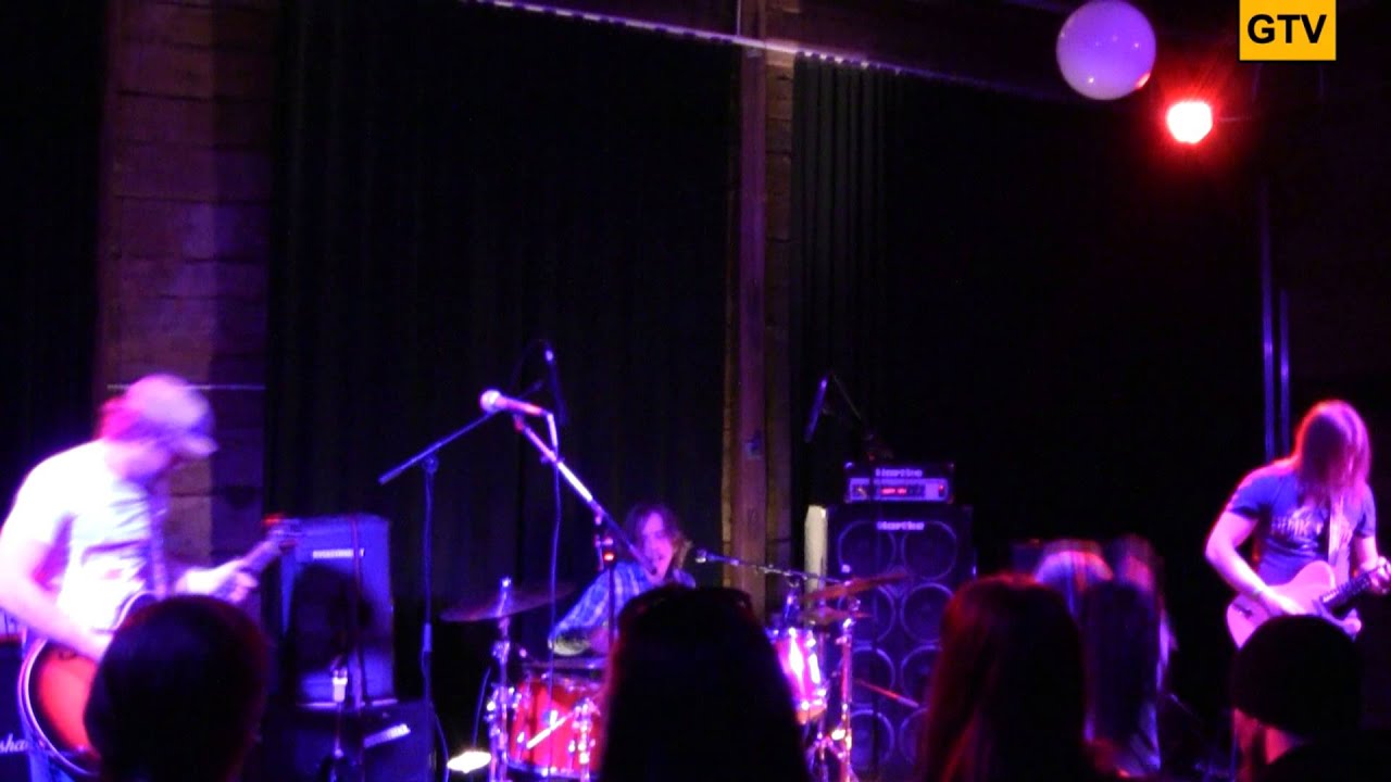 GTV | Captain Crimson Dancing Madly Backwards Retrorocken