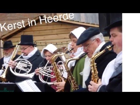Dickensorkest uit Kampen speelt kerstmuziek in winkelcentrum Suydersee