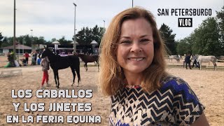 Los caballos y los jinetes en la feria equina Hipposhere 2021 en San Petersburgo