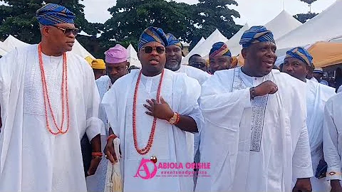SEE HOW OBA ELEGUSHI, OBA ONIRU, AKINSIKU & LAGOS 1ST CLASS KINGS STORM OLU OF IWA &APAPA CORONATION