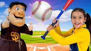 Download Lagu Ellie Eric Andrea \u0026 Ben Padres speurtocht in de dierentuin en het Petco Park! 🐼⚾ MP3 Download Lagu Ellie Eric Andrea \u0026 Ben Padres speurtocht in de dierentuin en het Petco Park! 🐼⚾ MP3