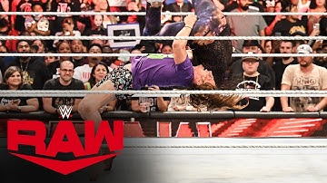 Riddle catches Seth “Freakin” Rollins off guard and ignites an all-out brawl: Raw, Aug. 15, 2022