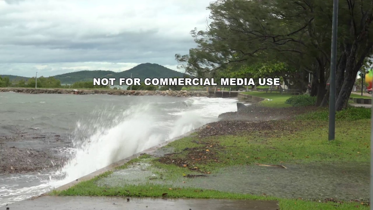 Cyclone Debbie High Tide And Strengthening Winds