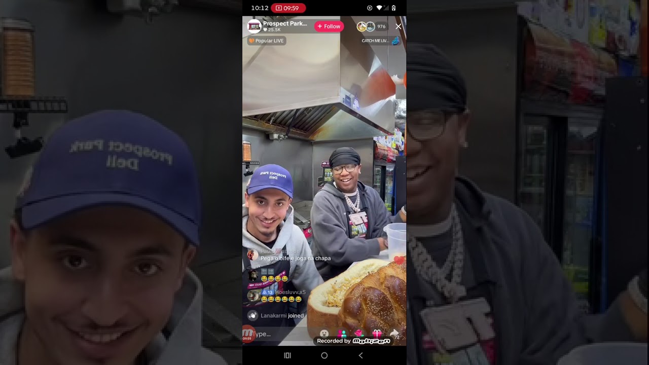 Vonoff1700 on live Trolling opps in NYC deli 