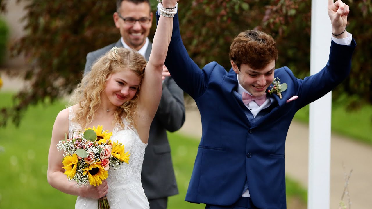 Teen Given Months to Live Marries High School Sweetheart