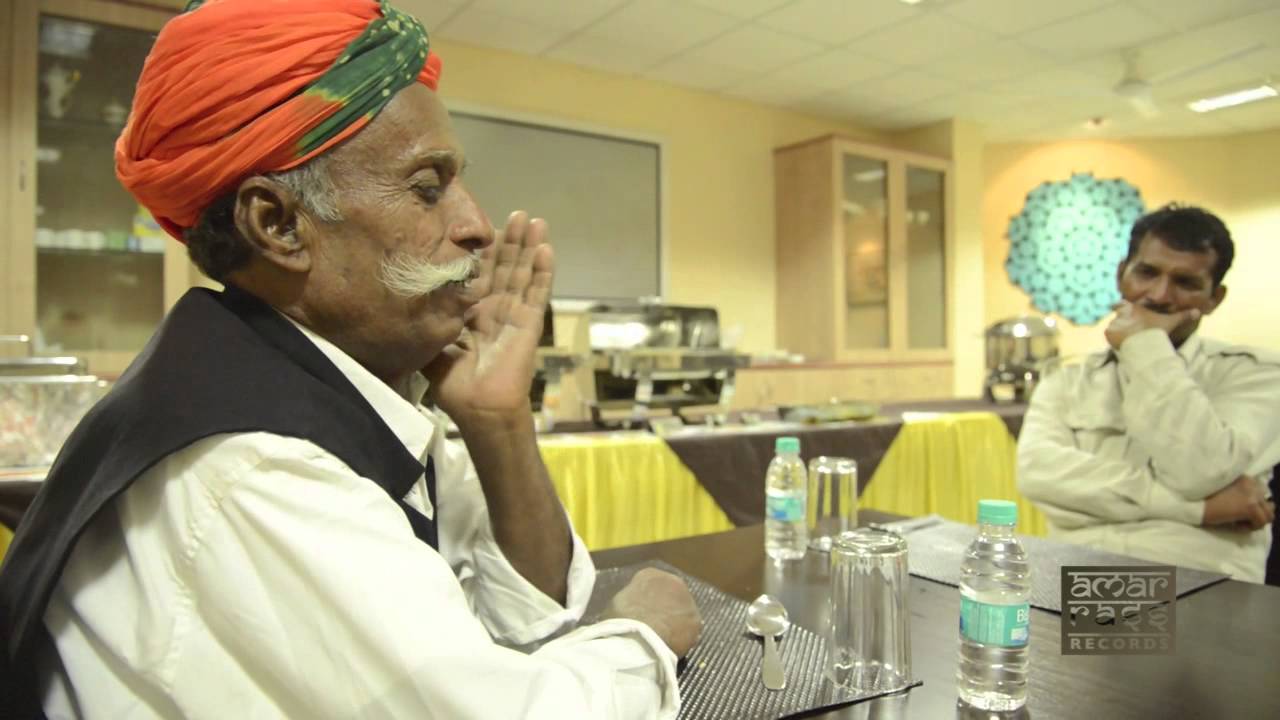 Dinner conversations and songs with Lakha Khan