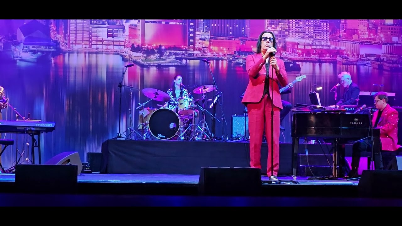 Todd Rundgren sings Burt Bacharach 'Anyone Who Had A Heart' live concert tribute 2025