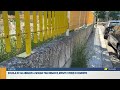 Scuola di via Abruzzi: a spasso tra erbacce, rifiuti e pezzi di cemento