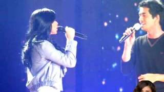 Sarah Geronimo & Rico Blanco - Your Universe duet OFFCAM (17May09)