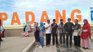 Padang: Keindahan pantai Padang yang Mempesona