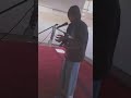 شاب يغني في المسجد عبر مكبرات الصوت شاب يغني في المسجد عبر مكبرات الصوت