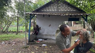 BAPAK KETURUNAN ARAB.?BELAJAR ILMU / SENGAJA SEMBUNYI DIKUBUR@N.?WARGA SENANG DIJEMPUT PAK PURNOMO.!